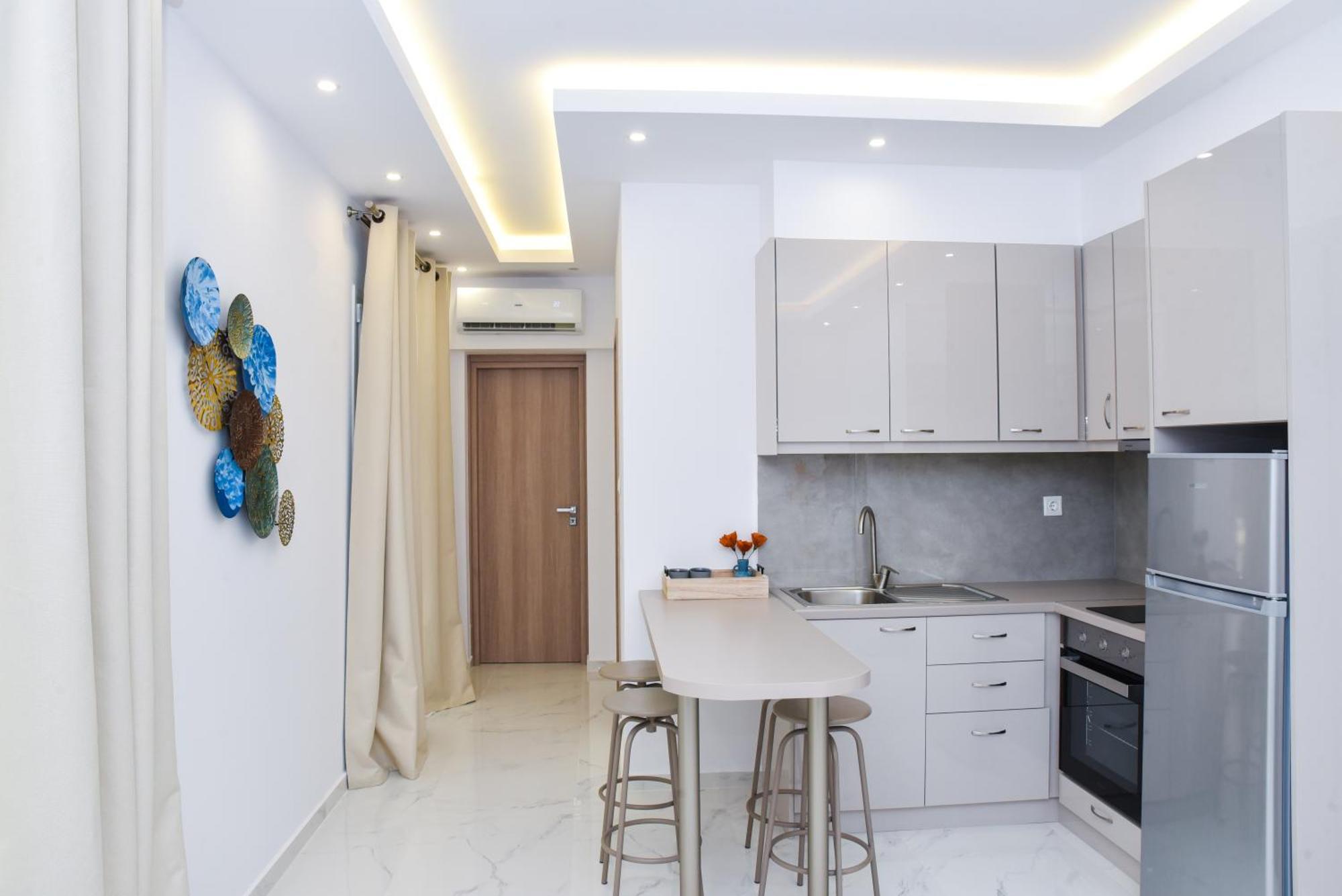 La Perla Apartments Каламата Екстериор снимка