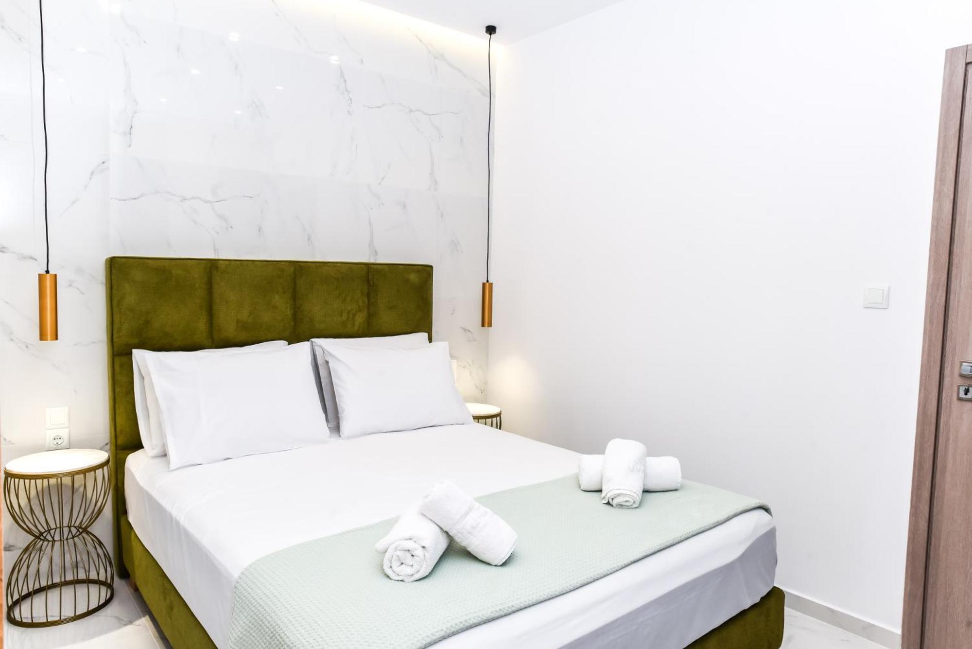 La Perla Apartments Каламата Екстериор снимка