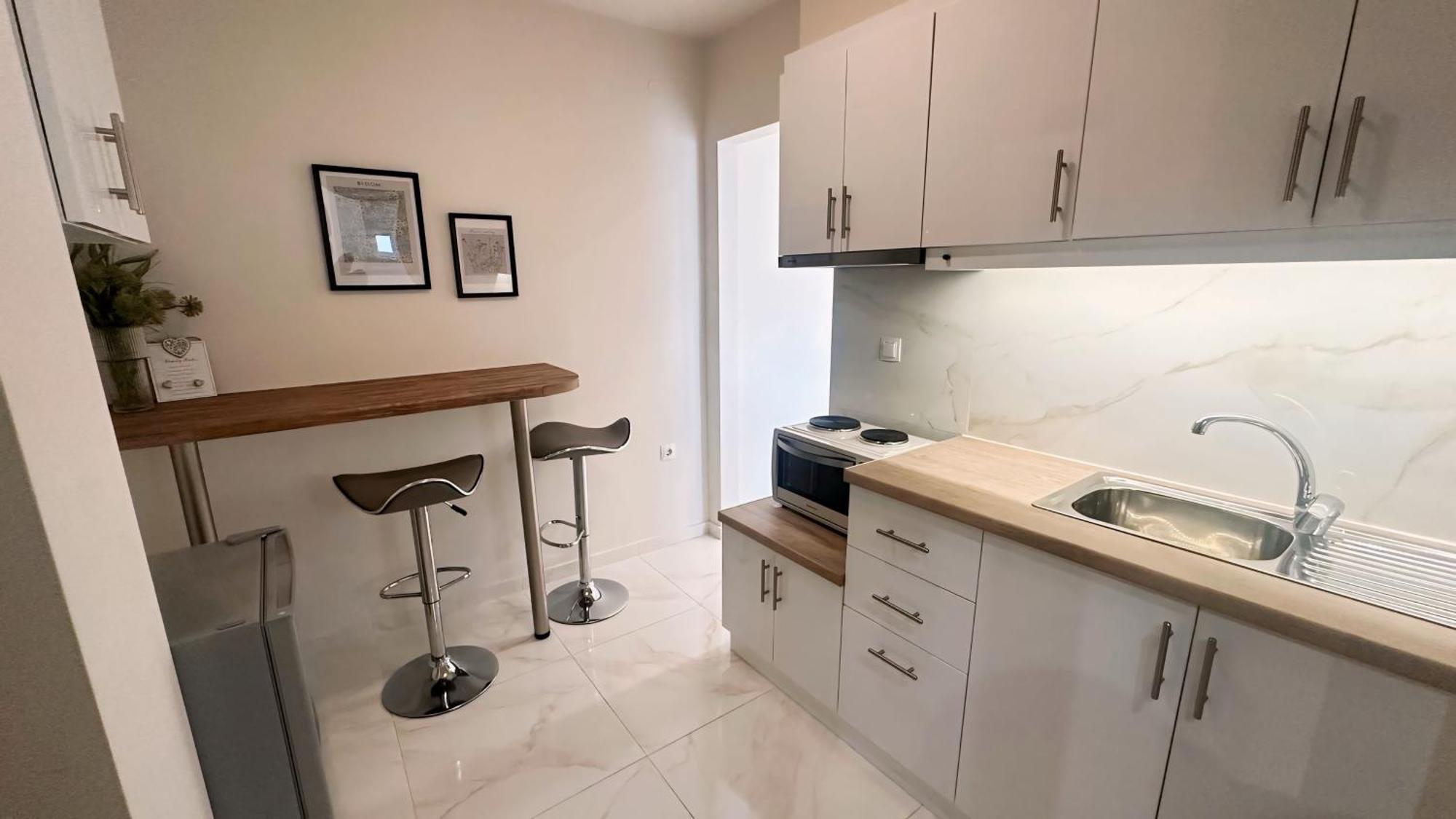 La Perla Apartments Каламата Екстериор снимка
