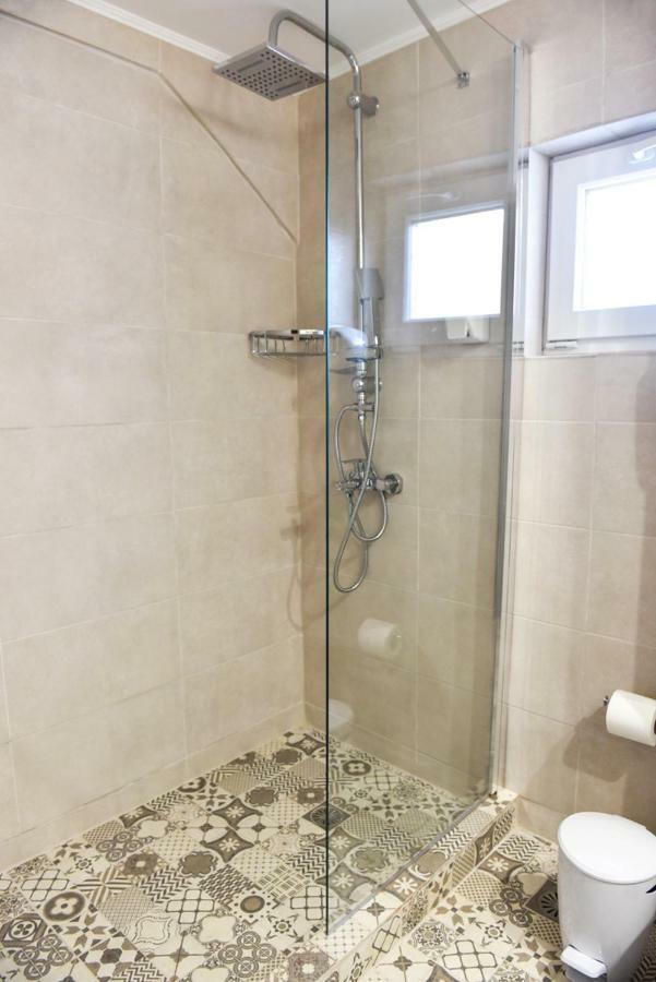 La Perla Apartments Каламата Екстериор снимка