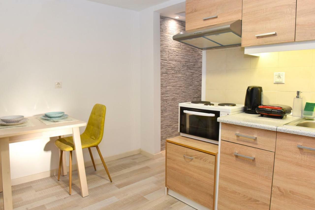 La Perla Apartments Каламата Екстериор снимка