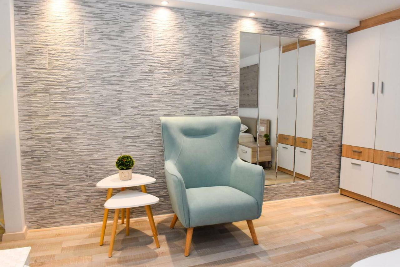 La Perla Apartments Каламата Екстериор снимка