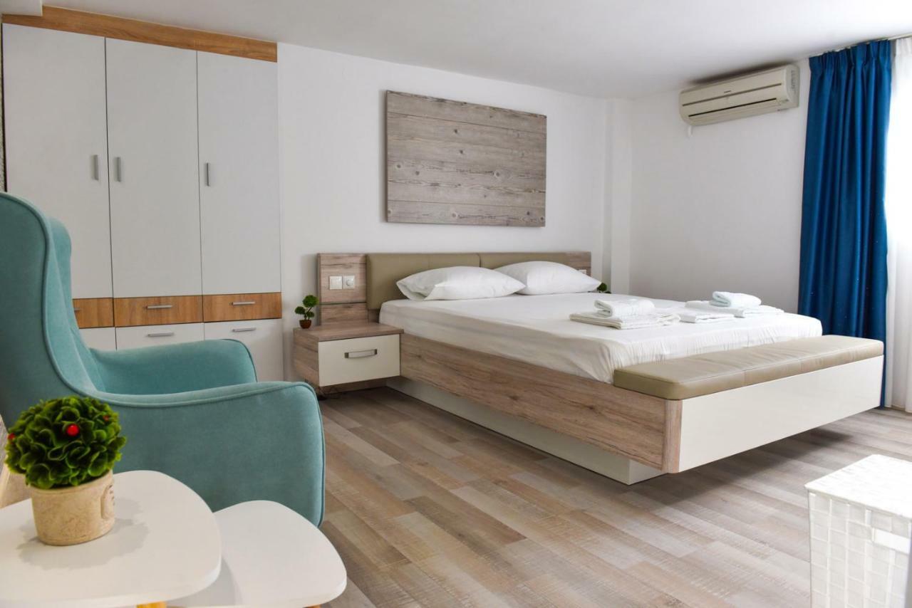 La Perla Apartments Каламата Екстериор снимка