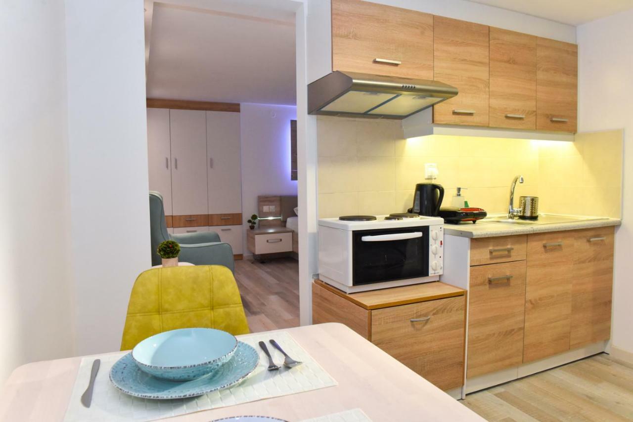 La Perla Apartments Каламата Екстериор снимка